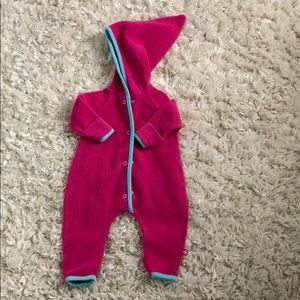 Zutano cozy elf suit. Fuchsia, sz: 3MO
